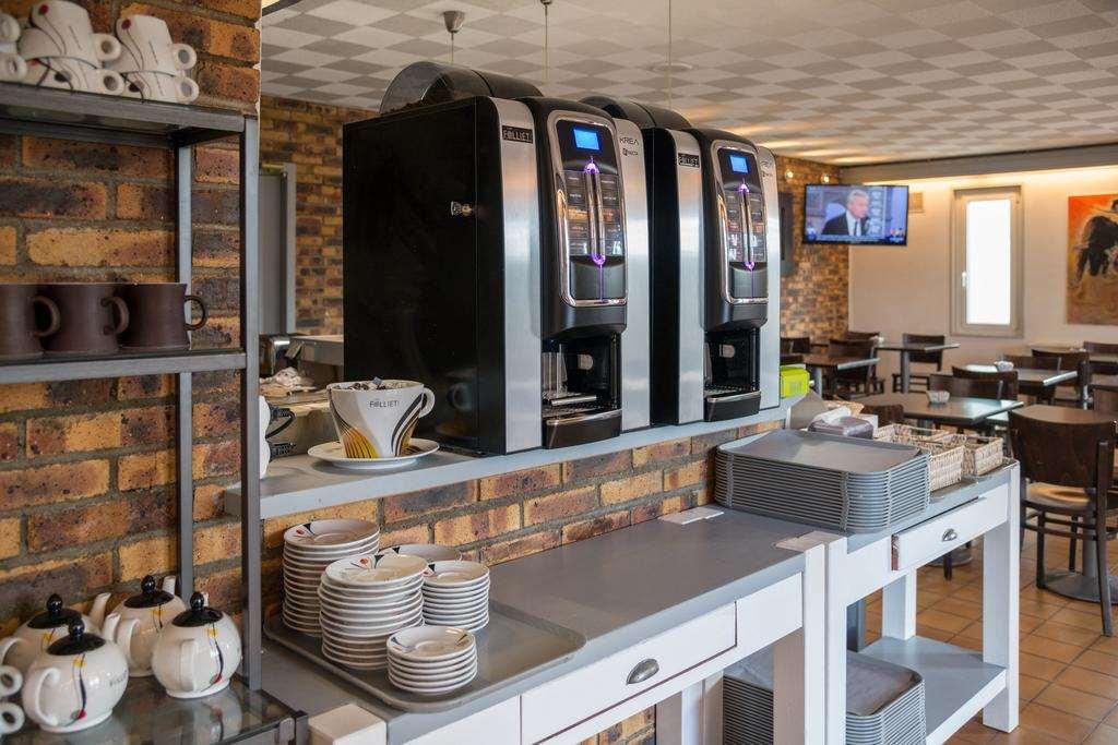 Brit Hotel Plaisance A9/A61 Narbonne Restaurant foto